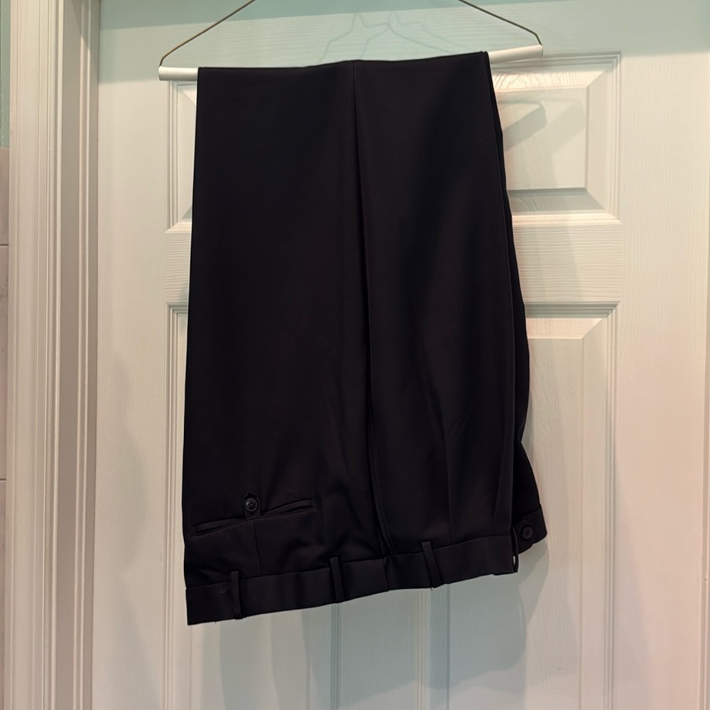 Like New Mens Easy Care Pants by Roundtree & Yorke Size 44 x 32